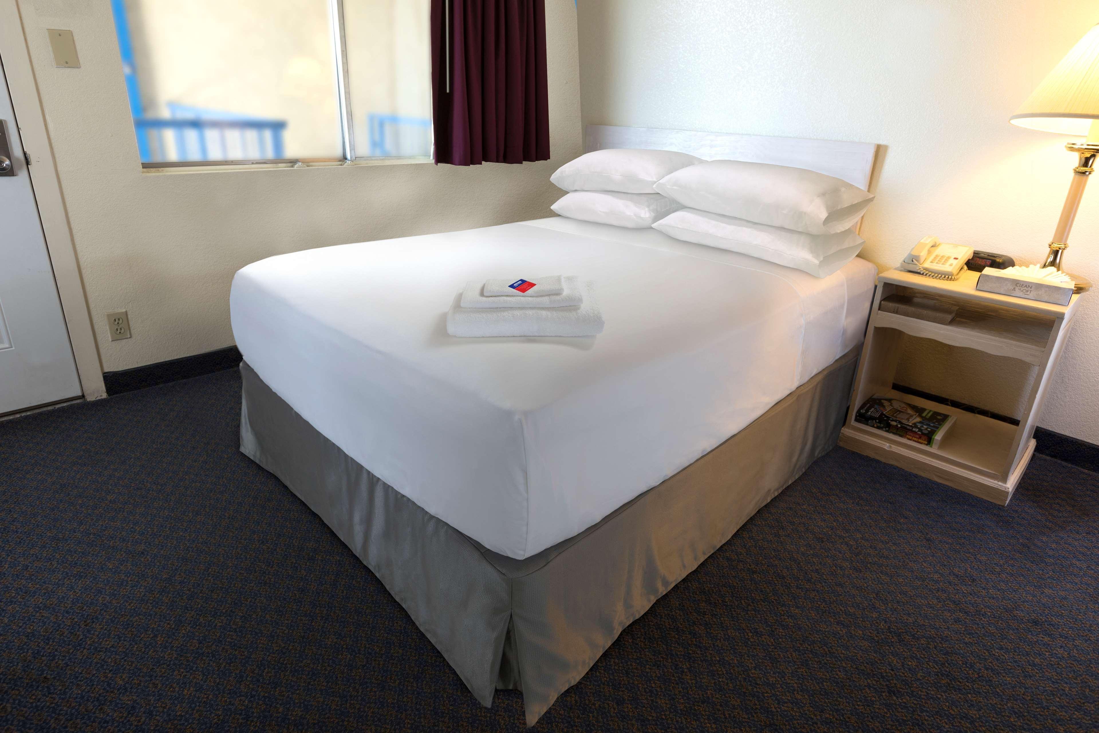 Americas Best Value Inn Iola Εξωτερικό φωτογραφία