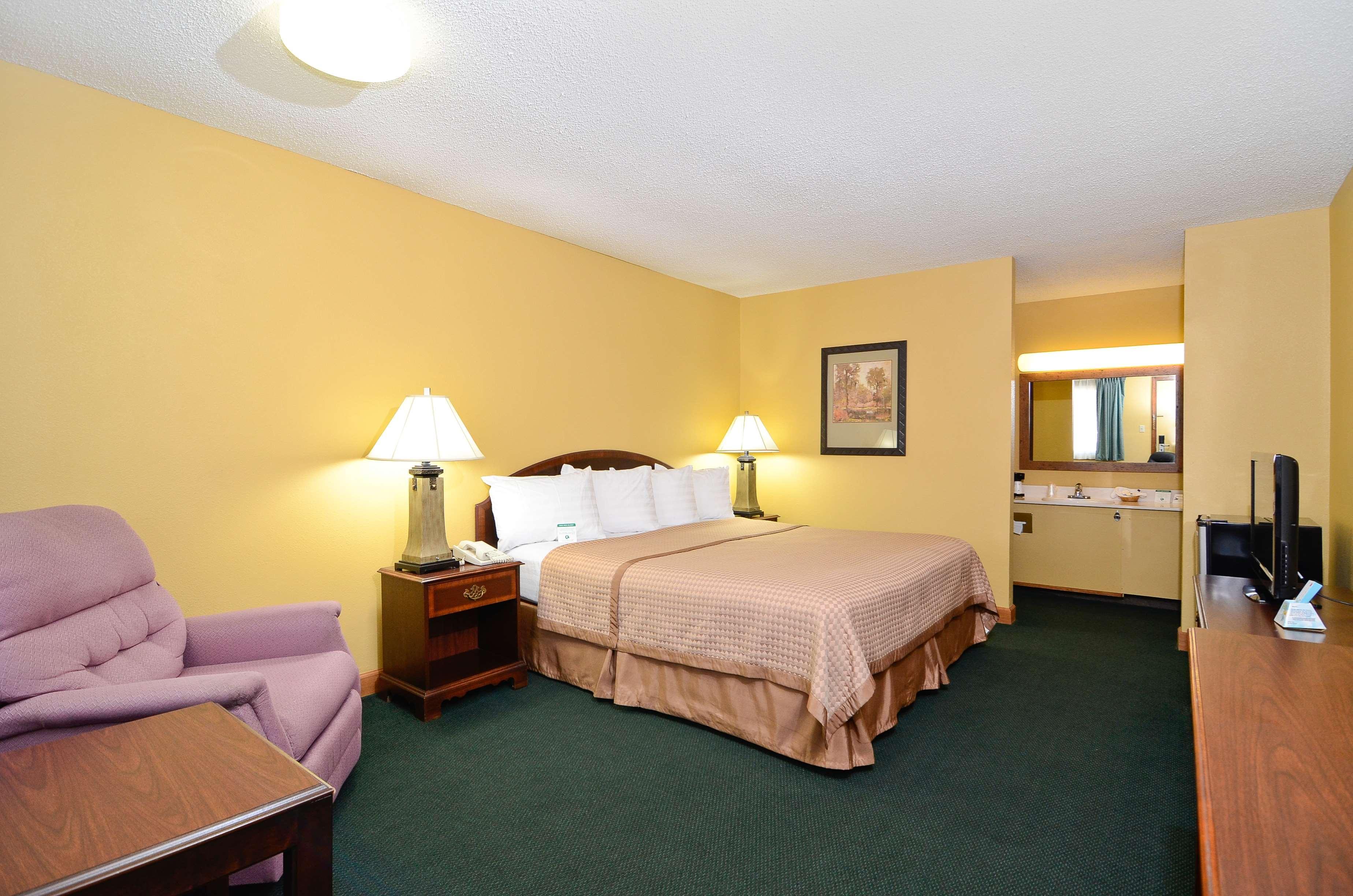 Americas Best Value Inn Iola Εξωτερικό φωτογραφία