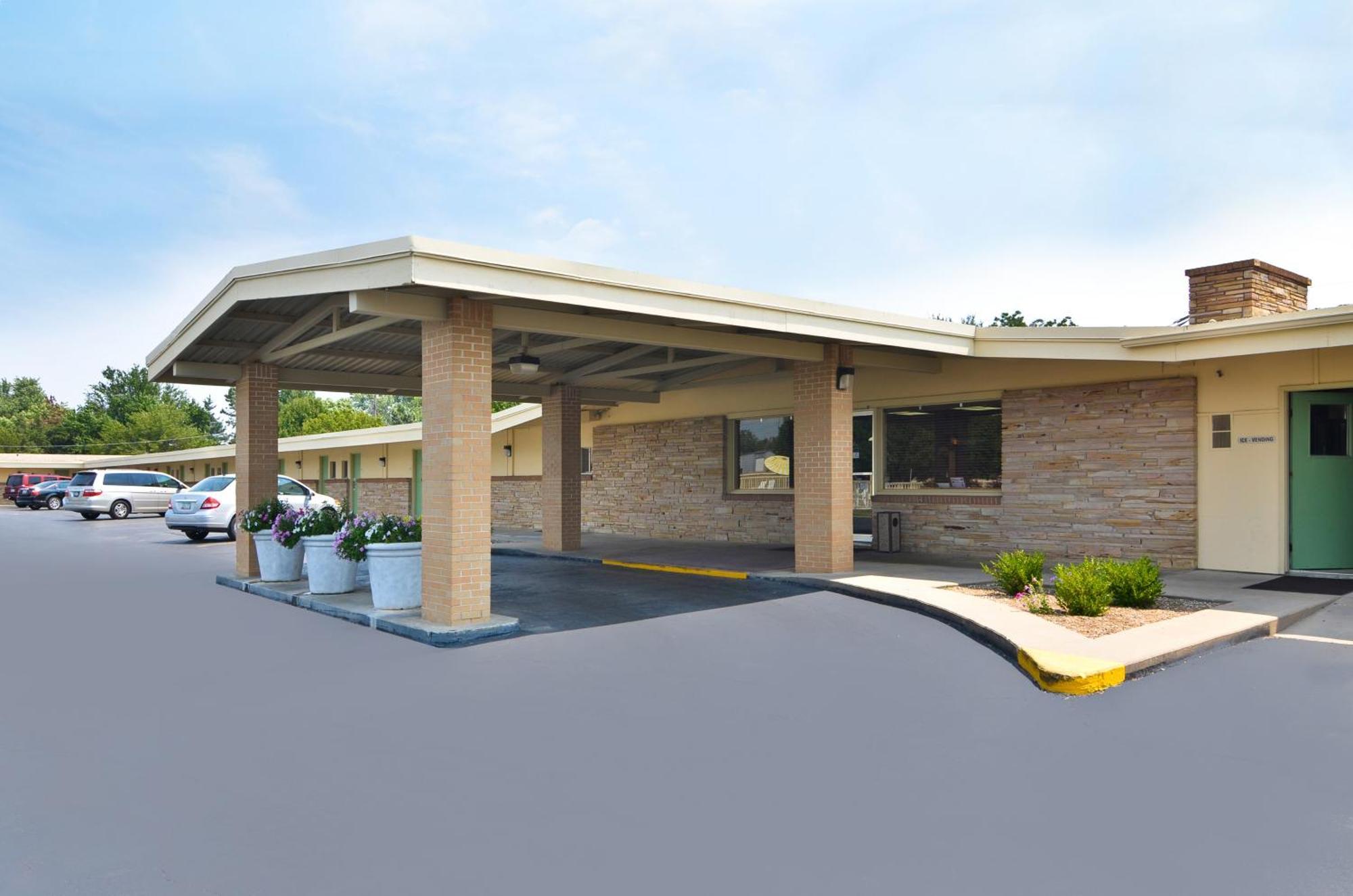 Americas Best Value Inn Iola Εξωτερικό φωτογραφία