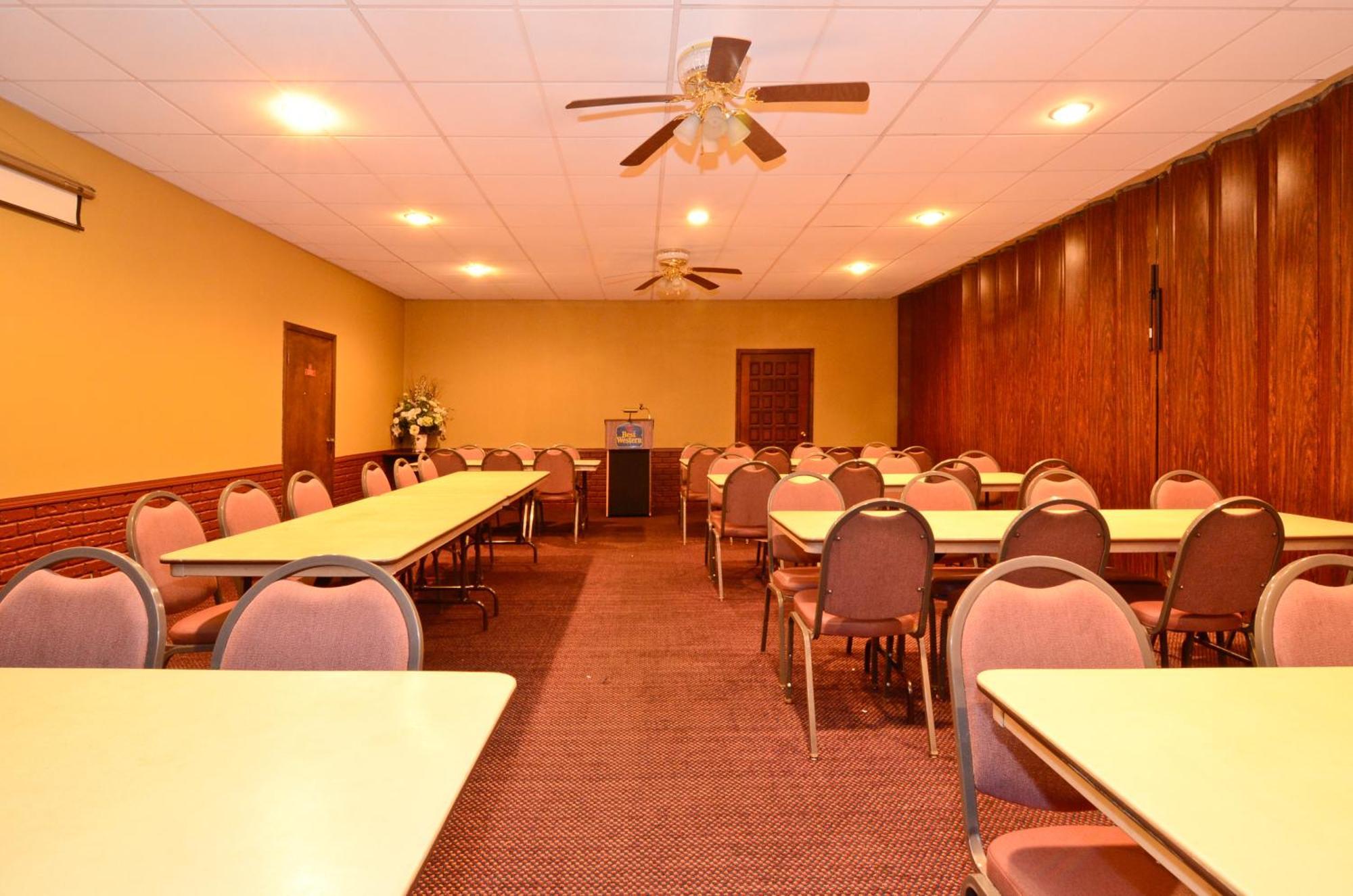 Americas Best Value Inn Iola Επιχειρήσεις φωτογραφία
