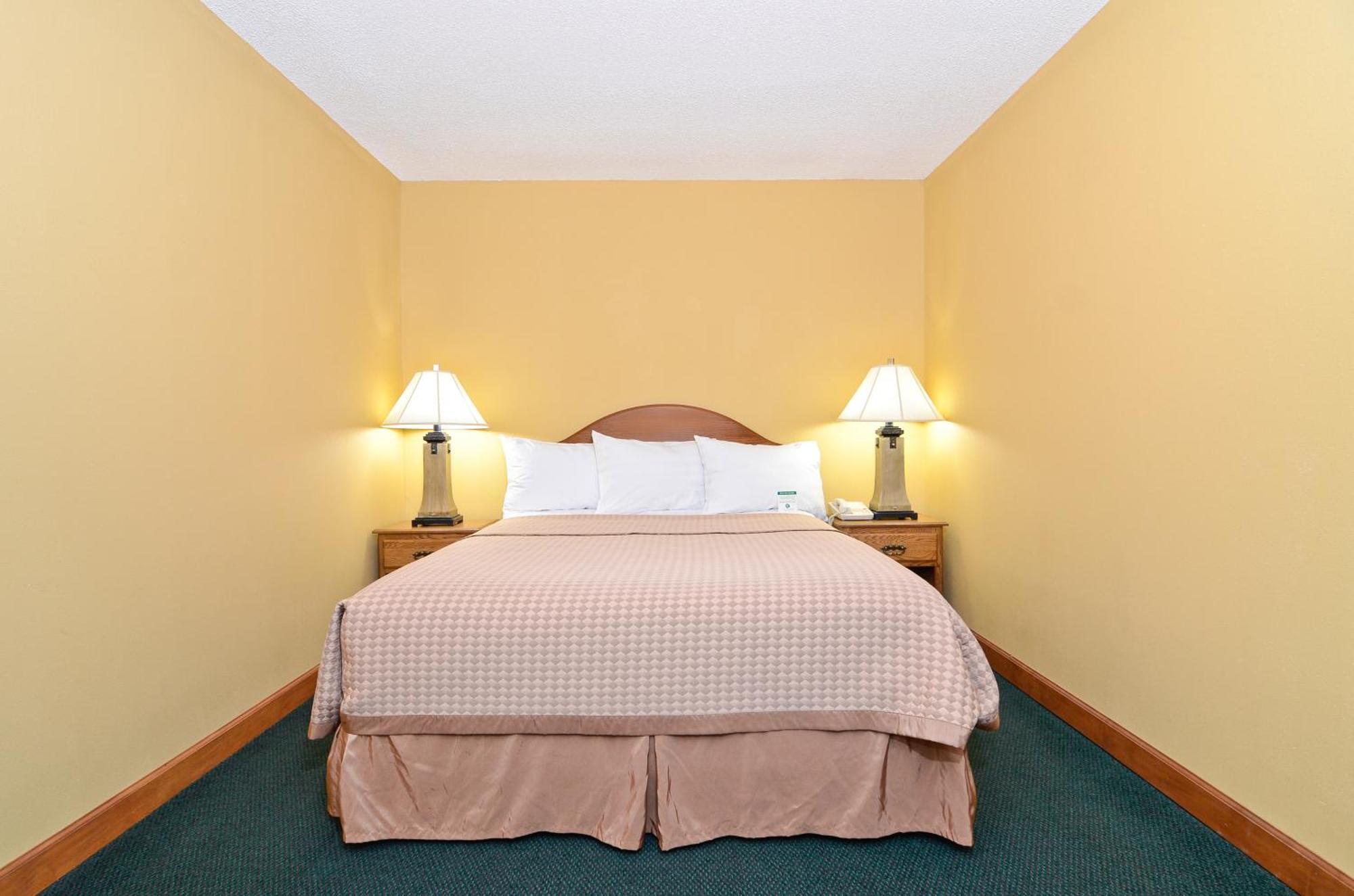 Americas Best Value Inn Iola Εξωτερικό φωτογραφία