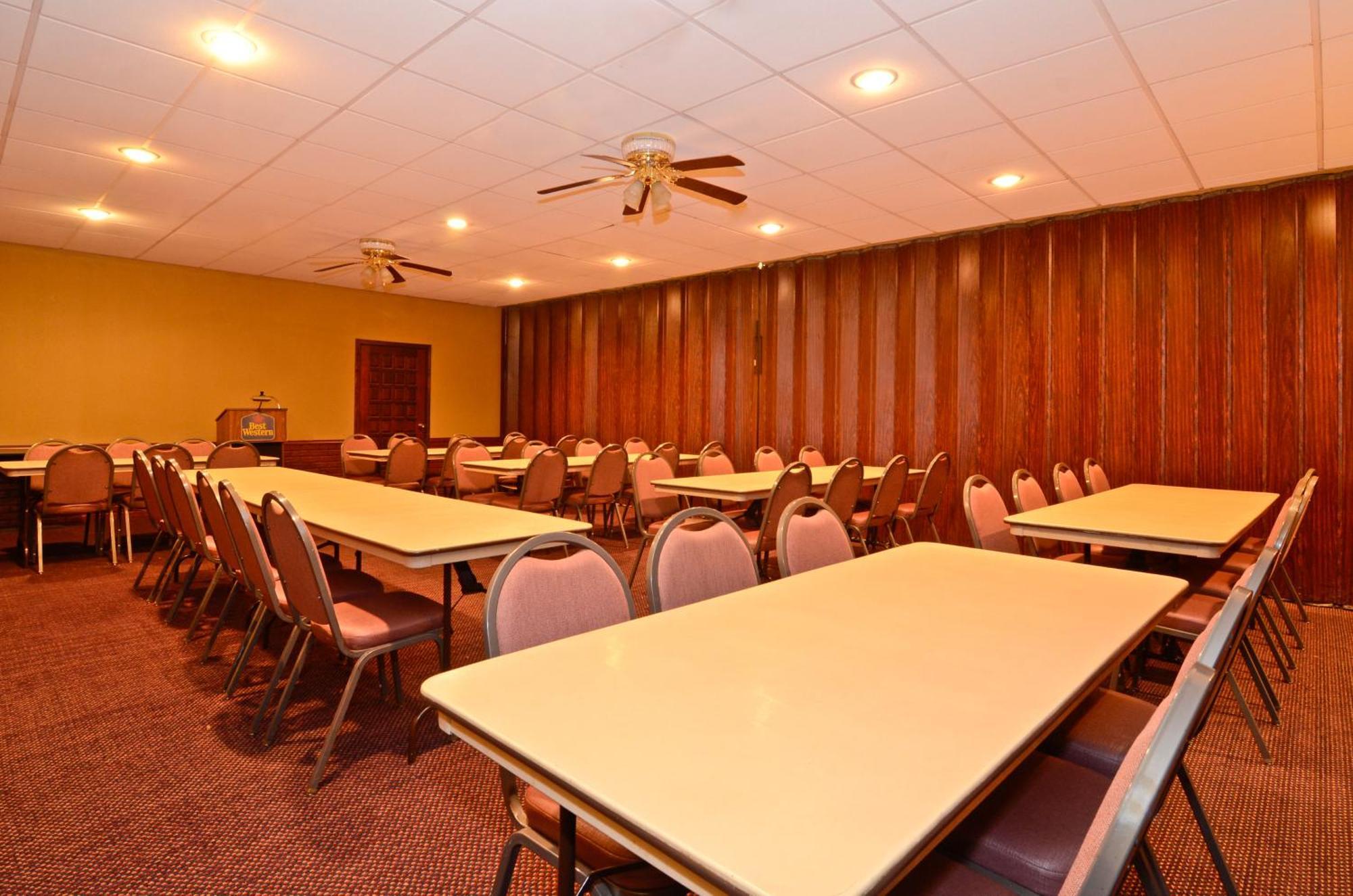 Americas Best Value Inn Iola Εξωτερικό φωτογραφία