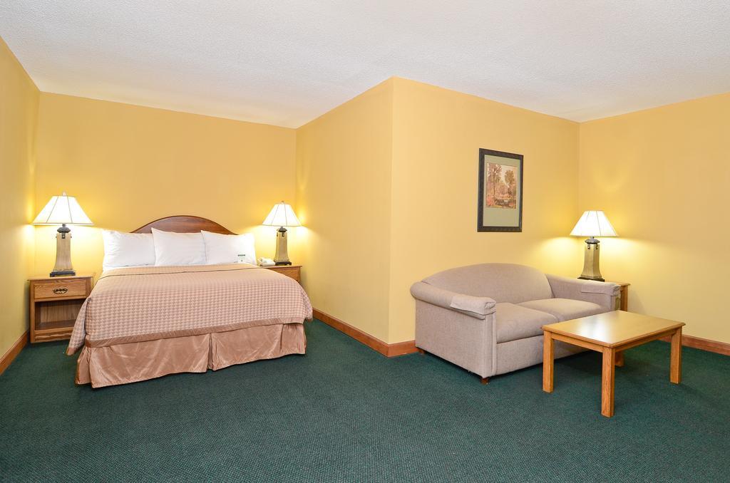 Americas Best Value Inn Iola Εξωτερικό φωτογραφία
